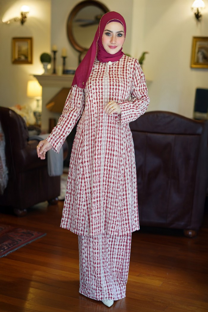 Kurung Riau Manja (Classic Red)