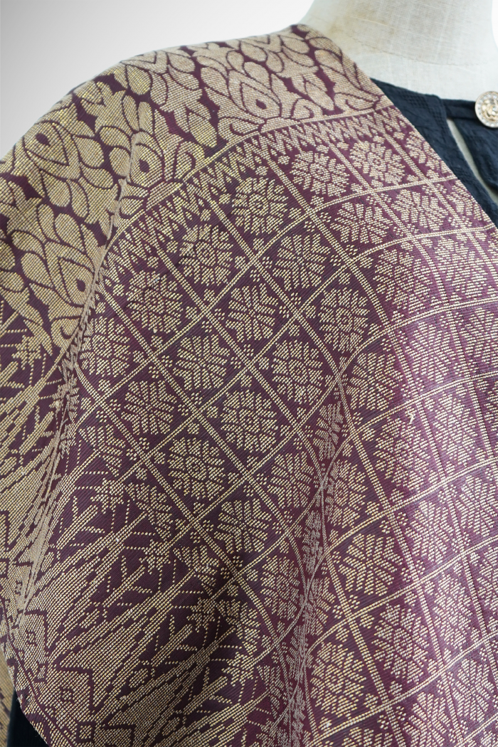 Selendang Songket Klasik (Maroon Gold)