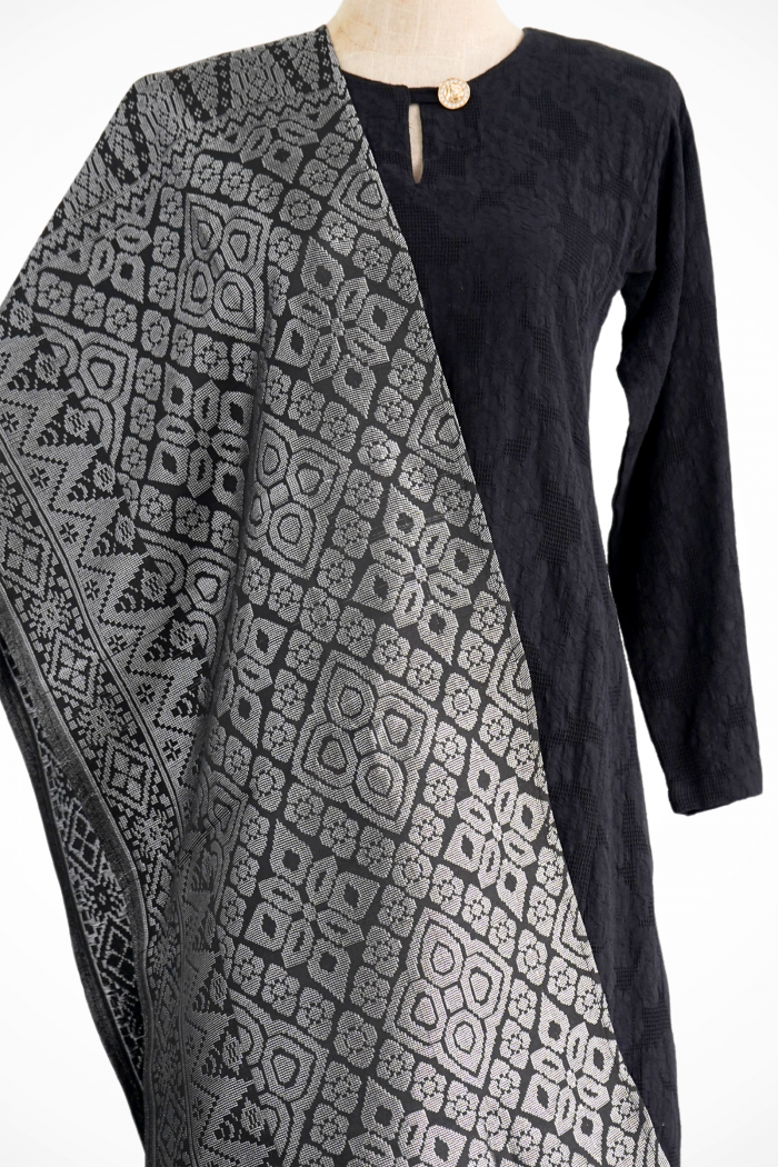 Selendang Songket Klasik (Black Silver Diamond)