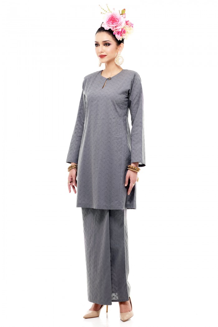 Klasik Kurung Pahang Chinta (Grey)