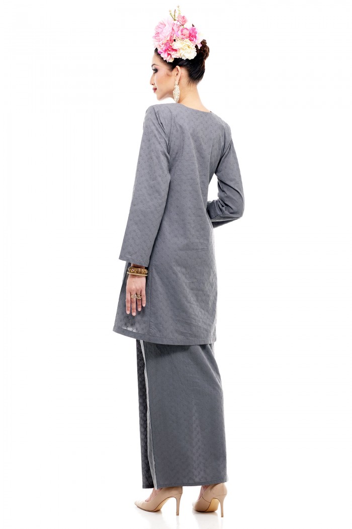 Klasik Kurung Pahang Chinta (Grey)