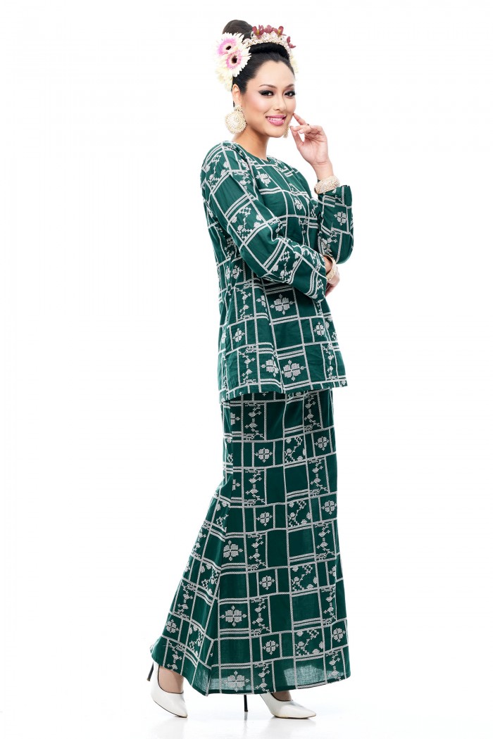 Kurung Kedah Gusti Dewi (Emerald Green)