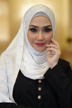 Clara Shawl - Gold Beaded Embellishment (Off White)