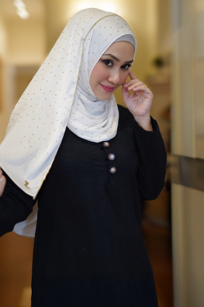 Clara Shawl - Gold Beaded Embellishment (Off White)