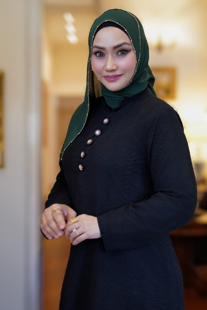 Eva Shawl - Borderline Shimmering Rhinestones (Emerald Green)