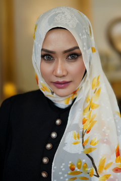 Flower Shawl - Signature Floral Edition (Maple)